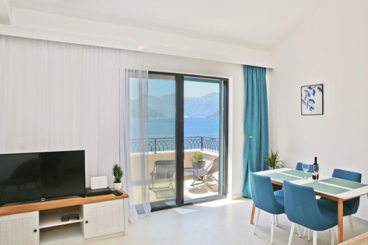 Apartments Boka Blue Dobrota Cattaro Esterno foto