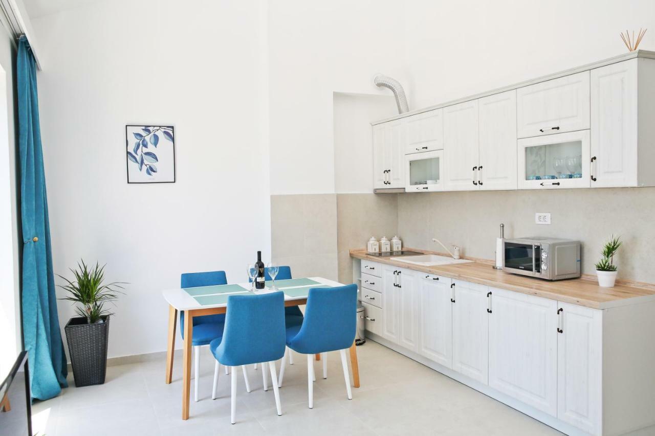 Apartments Boka Blue Dobrota Cattaro Esterno foto