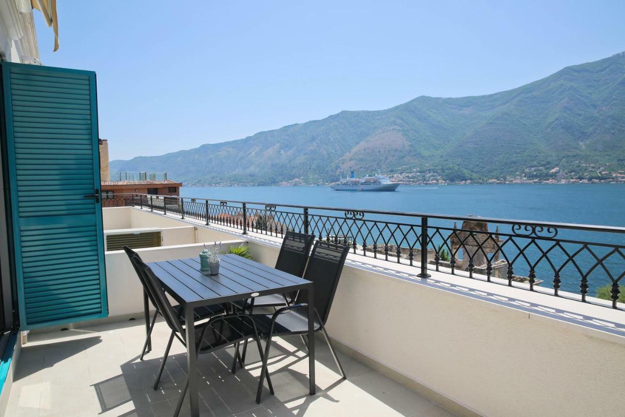 Apartments Boka Blue Dobrota Cattaro Esterno foto